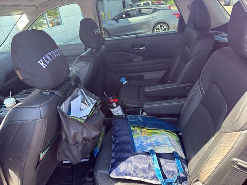 Certified 2024 Nissan Pathfinder SL w/ SL Premium Package FWD image 10