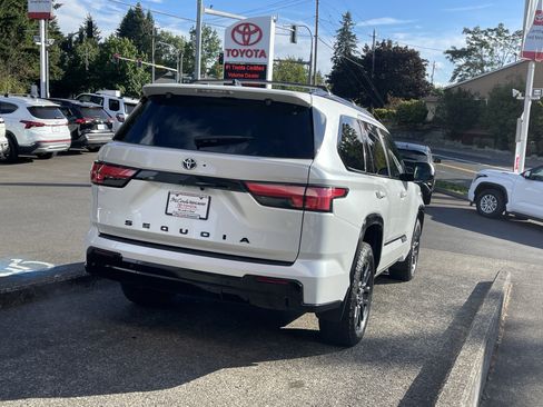 Certified 2023 Toyota Sequoia Platinum AWD/4WD image 6