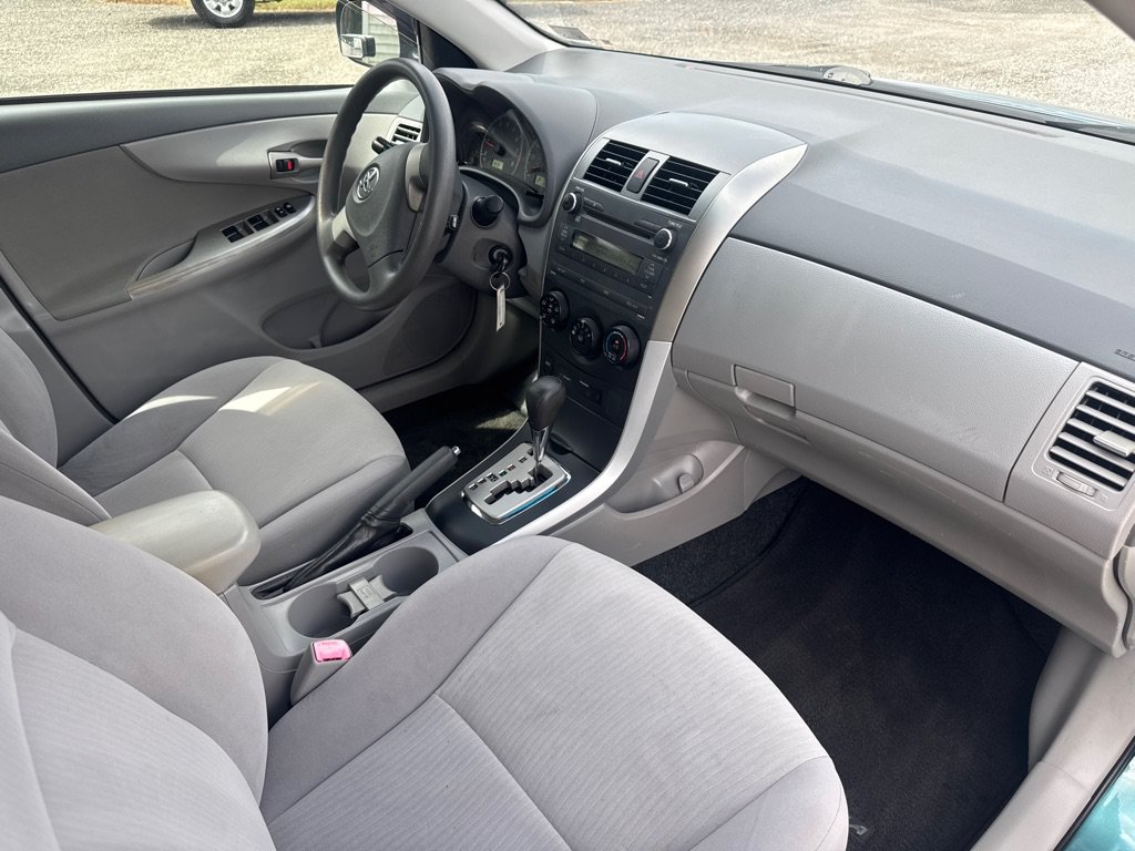 Used 2010 Toyota Corolla LE FWD image 25