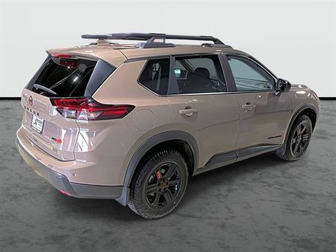 Used 2025 Nissan Rogue SV AWD/4WD image 4
