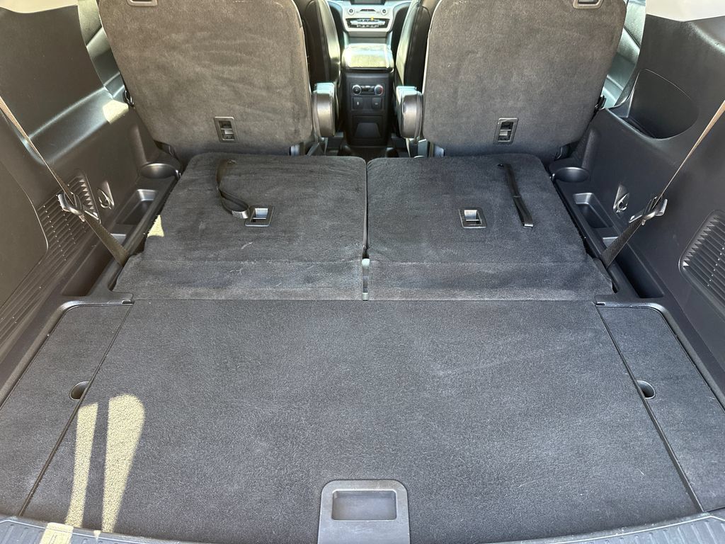 Used 2023 Ford Explorer XLT w/ Equipment Group 202A RWD image 9