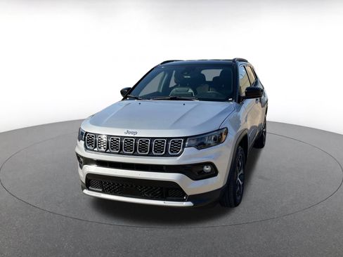 Used 2025 Jeep Compass Limited image 4