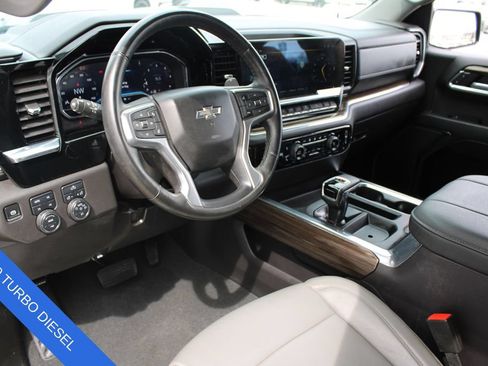 Used 2024 Chevrolet Silverado 1500 LT Trail Boss w/ Protection Package AWD/4WD image 8