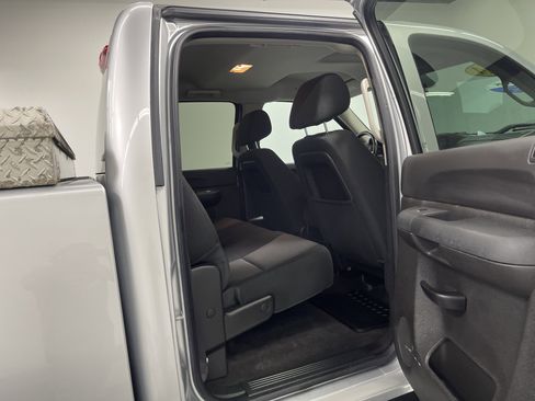 Used 2014 Chevrolet Silverado 2500 LT w/ Interior Plus Package image 19