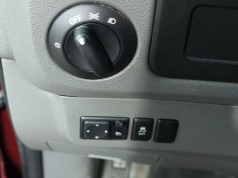 Used 2018 Nissan NV 3500 SV image 14