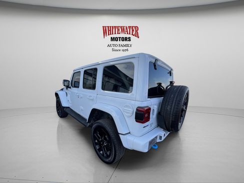 Used 2021 Jeep Wrangler Unlimited Sahara AWD/4WD image 4