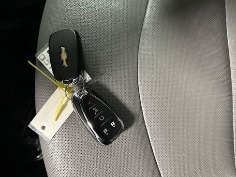 Used 2020 Chevrolet Equinox Premier image 24