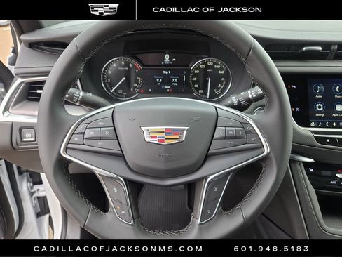 New 2026 Cadillac XT5 Luxury image 13
