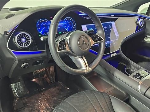 Certified 2024 Mercedes-Benz EQE 500 4MATIC Sedan w/ Pinnacle Trim Package image 4