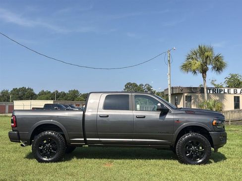 Used 2022 RAM 2500 Limited w/ Night Edition AWD/4WD image 7