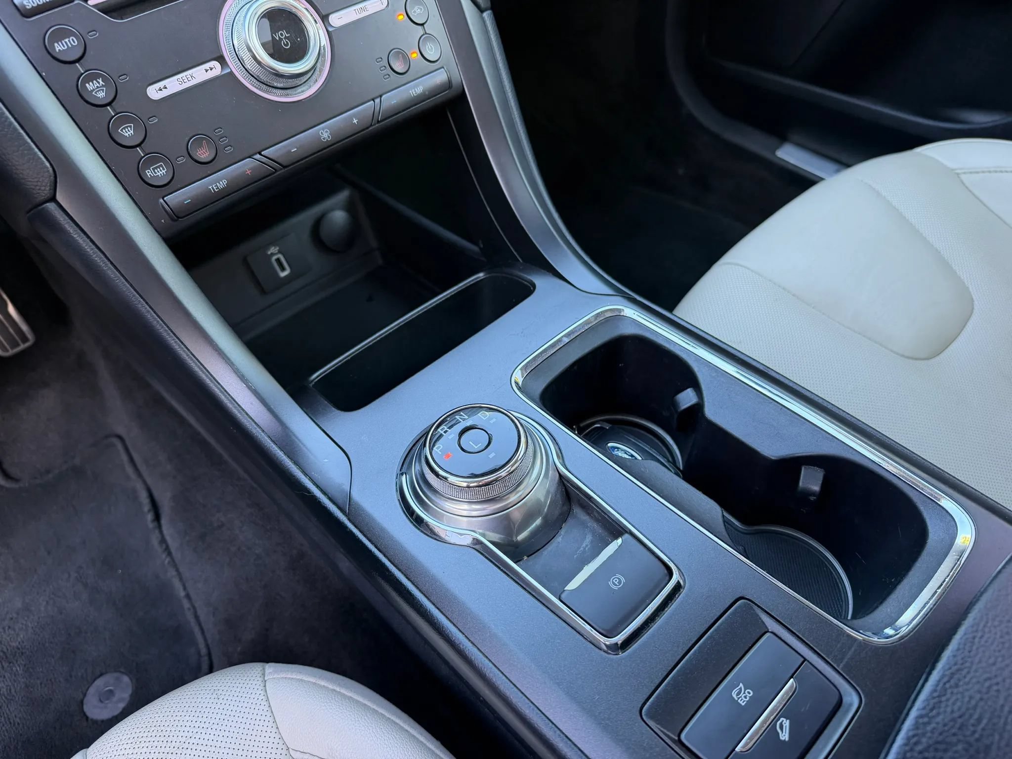 Used 2017 Ford Fusion Titanium FWD image 23