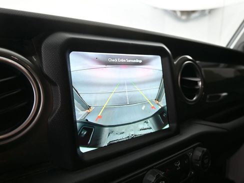 Used 2023 Jeep Gladiator Overland image 29