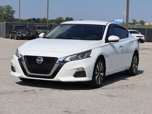 Used 2022 Nissan Altima 2.5 SV AWD/4WD image 6