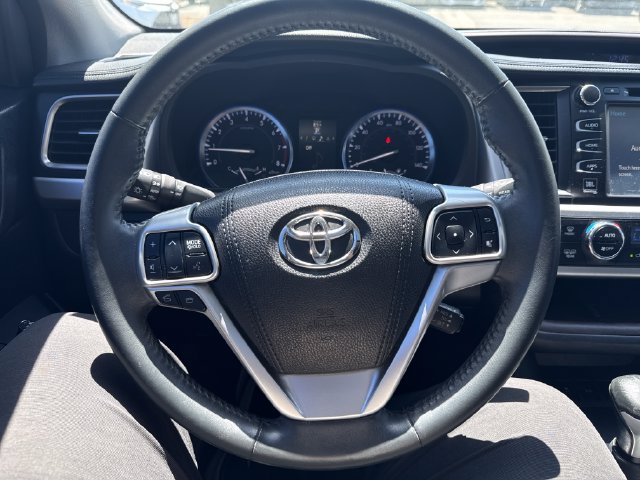 Used 2016 Toyota Highlander Limited FWD image 13