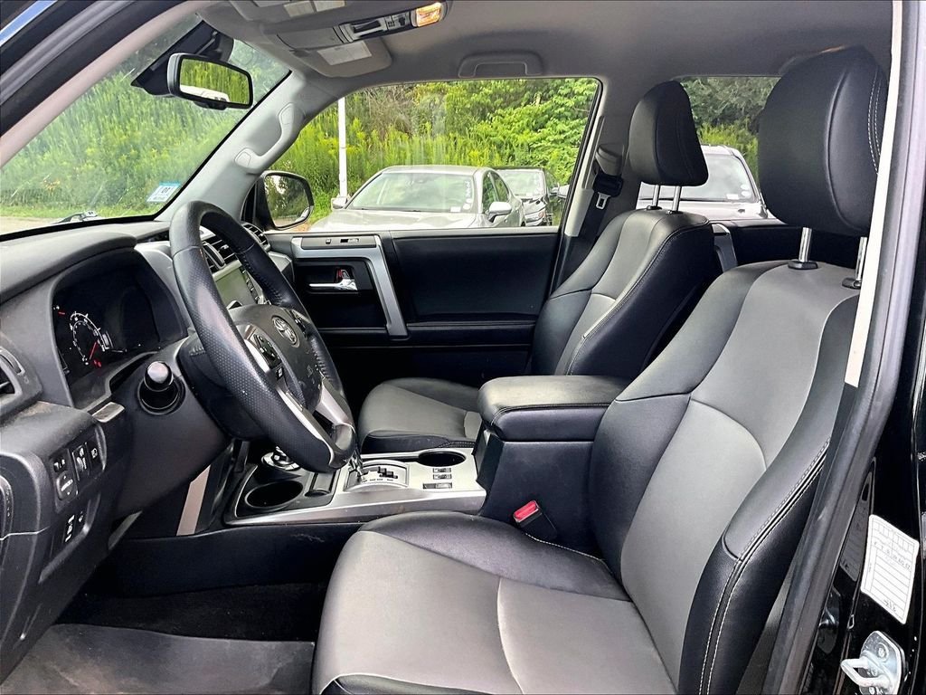 Certified 2022 Toyota 4Runner SR5 Premium AWD/4WD image 4