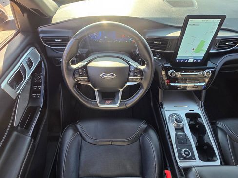 Used 2022 Ford Explorer ST w/ ST Street Pack image 15