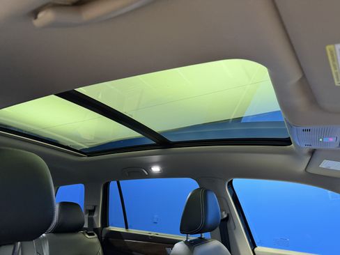 Used 2026 Volkswagen Atlas SE w/ Panoramic Sunroof Package FWD image 25
