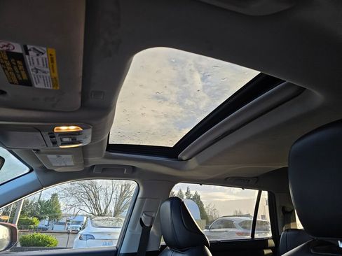 Used 2022 Toyota Highlander XLE image 26