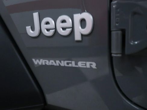 Used 2021 Jeep Wrangler Sport AWD/4WD image 33