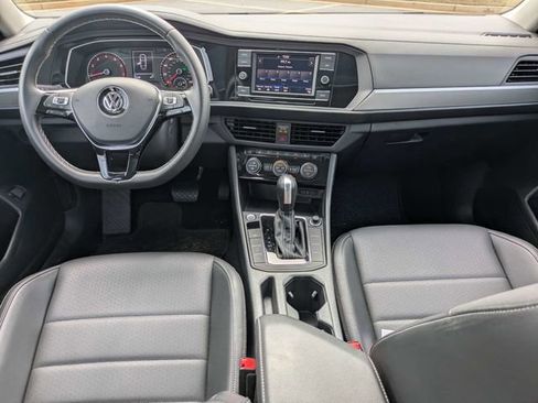 Used 2021 Volkswagen Jetta SE image 8