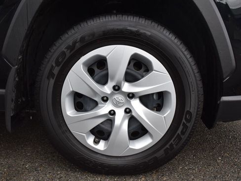 Certified 2025 Toyota RAV4 LE AWD/4WD image 27