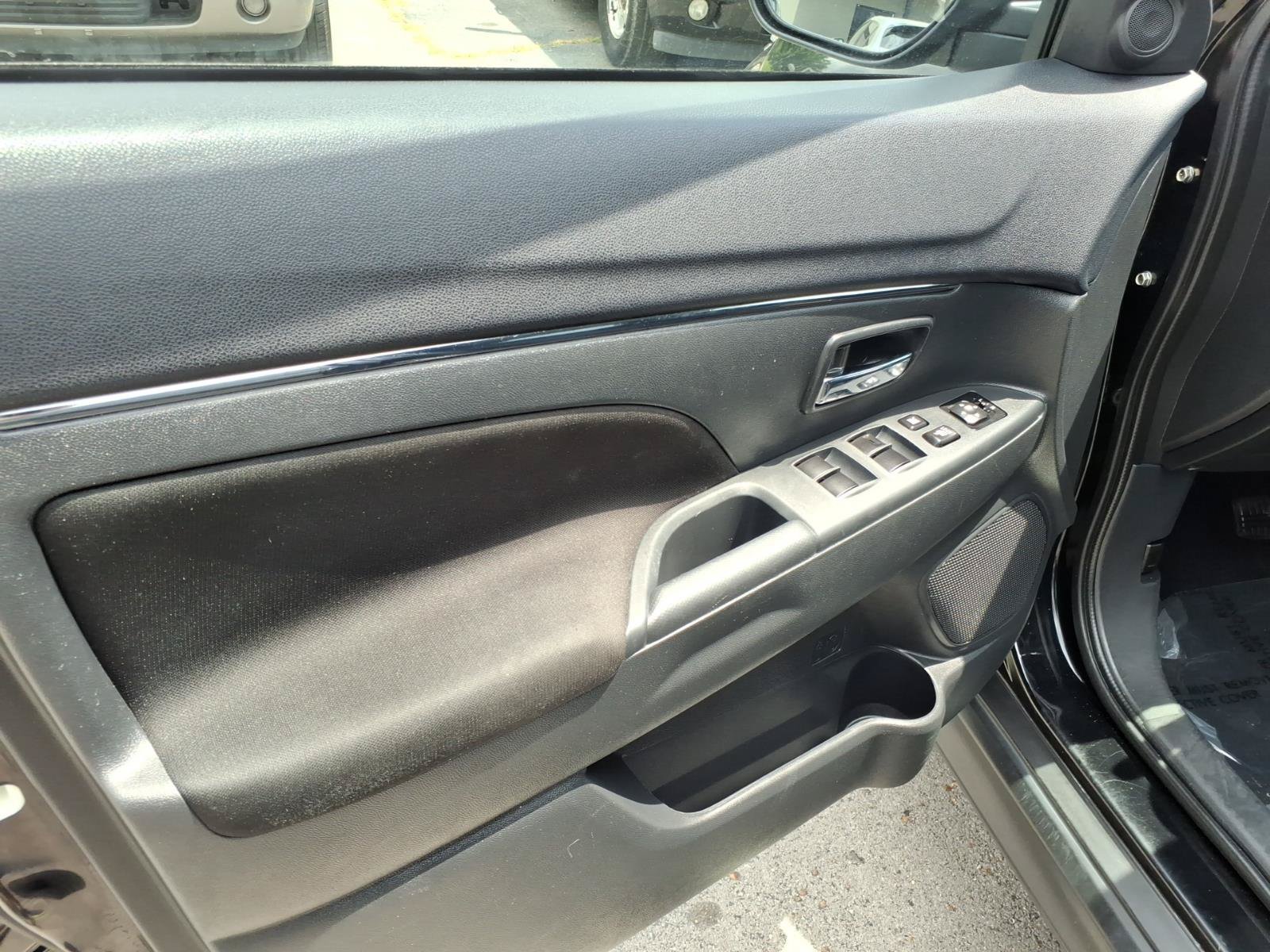 Used 2024 Mitsubishi Outlander Sport ES AWD/4WD image 9