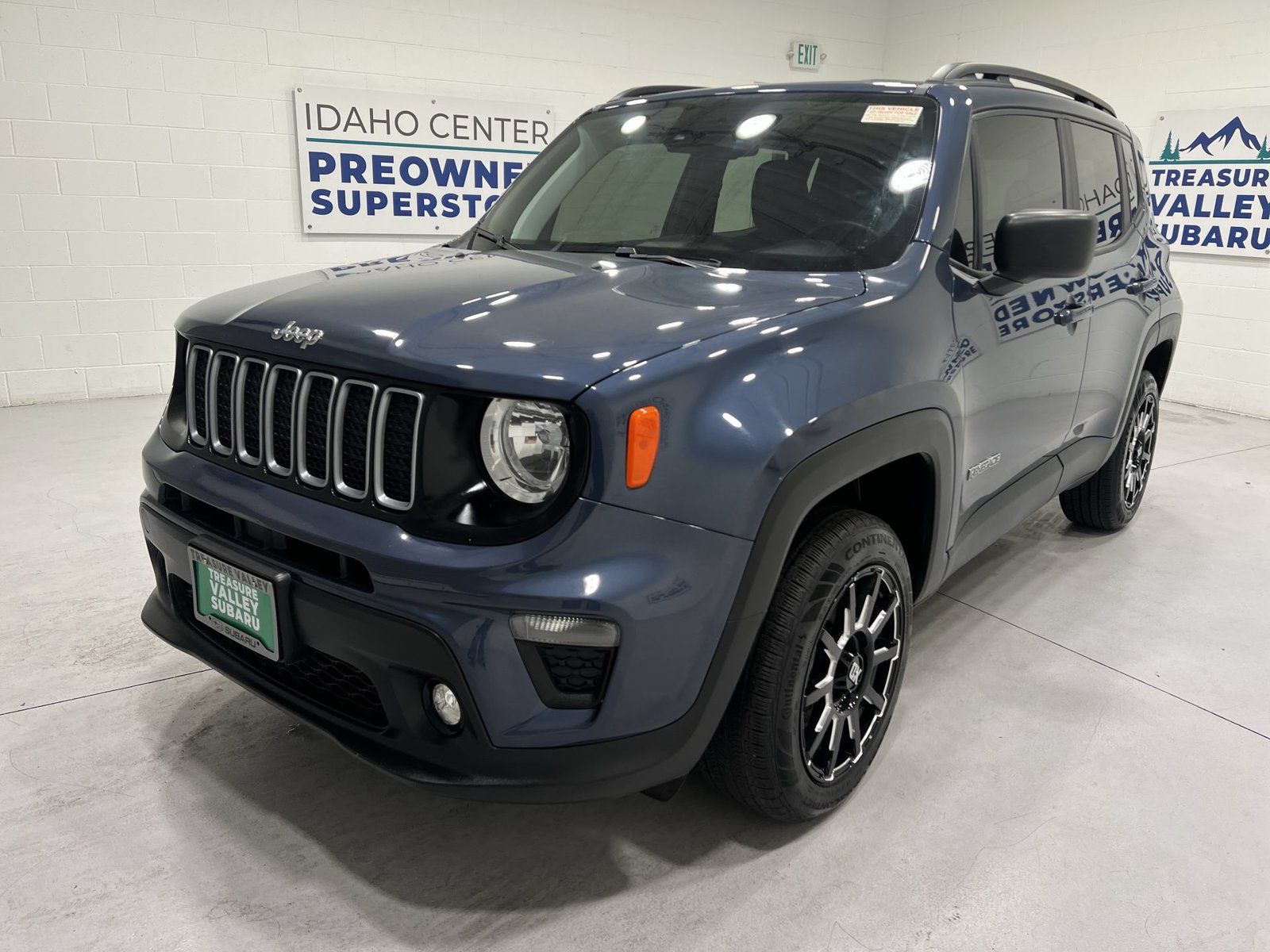 Used 2023 Jeep Renegade Latitude w/ Premium Group AWD/4WD image 4
