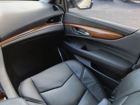 Used 2016 Cadillac Escalade ESV Luxury image 17