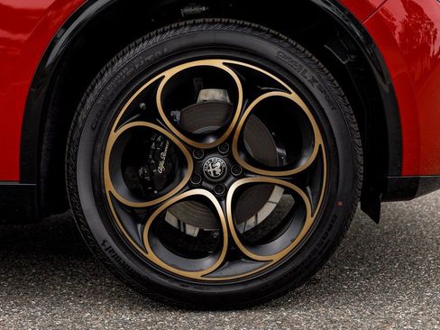 New 2025 Alfa Romeo Stelvio Sprint image 12