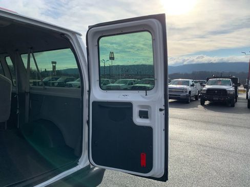Used 2014 Ford E-150 and Econoline 150 Wagon w/ Power Windows & Locks Group image 31