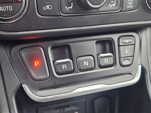 Used 2021 GMC Terrain SLT image 26