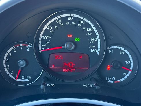 Used 2013 Volkswagen Beetle 2.5 image 24