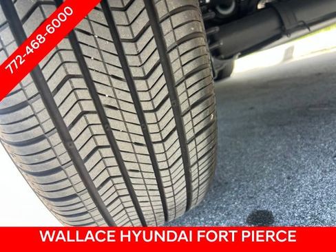 Used 2025 Hyundai Kona SEL FWD image 8