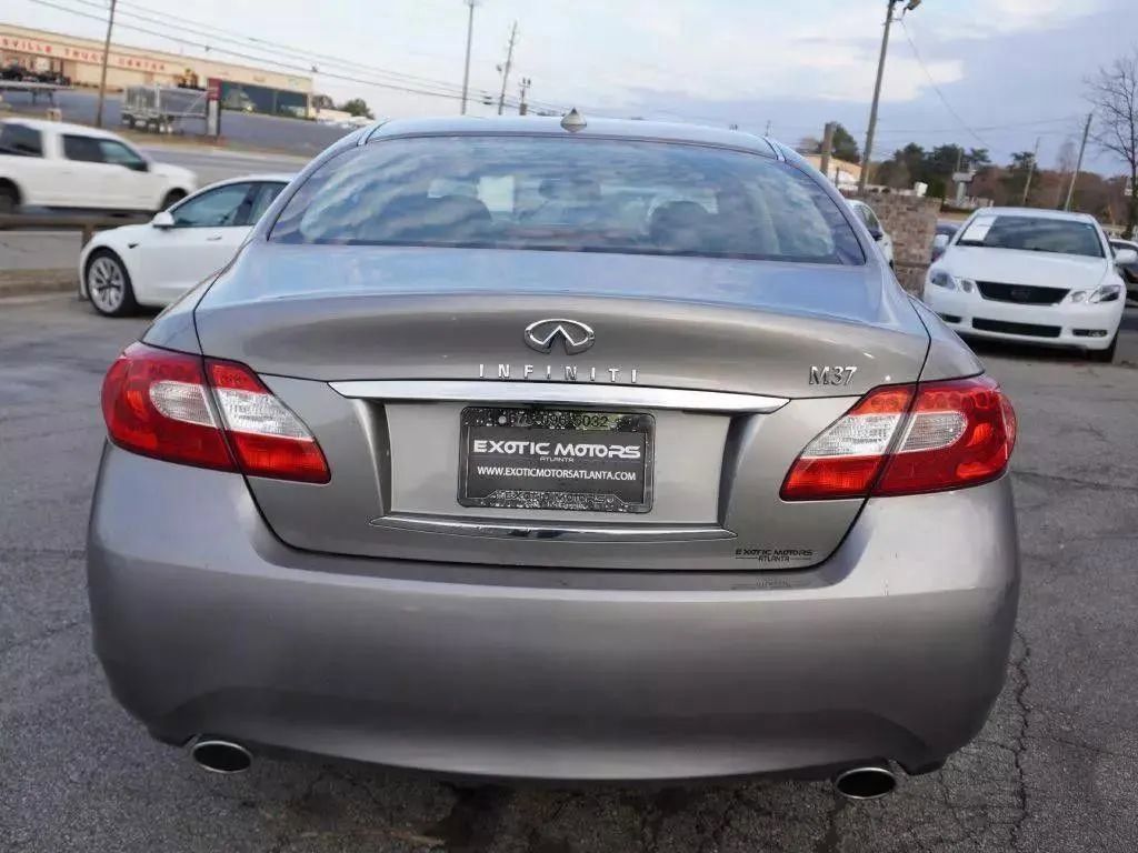 Used 2011 INFINITI M37 w/ Premium Pkg RWD image 16