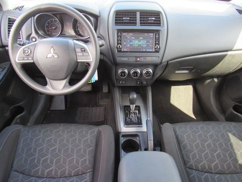 Used 2025 Mitsubishi Outlander Sport ES image 10