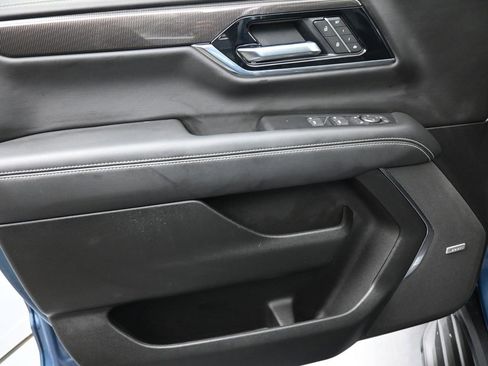 Used 2025 GMC Yukon Elevation w/ Elevation Premium Package image 22