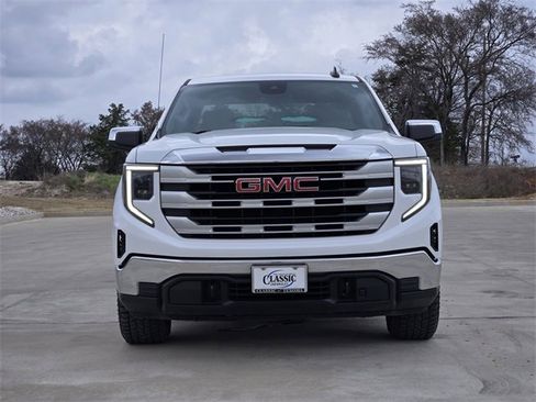 Used 2023 GMC Sierra 1500 SLE w/ X31 Off-Road Package image 3