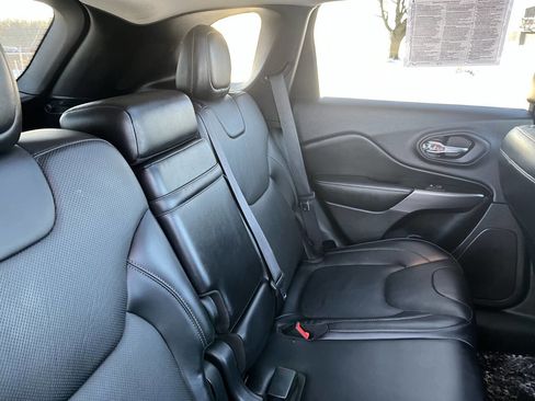 Used 2019 Jeep Cherokee Limited w/ Luxury Group image 29