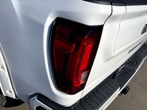 Used 2021 GMC Sierra 2500 Denali w/ Denali Ultimate Package image 27
