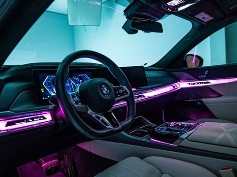 Used 2023 BMW 760i xDrive image 41