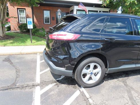 Used 2021 Ford Edge SE FWD image 7