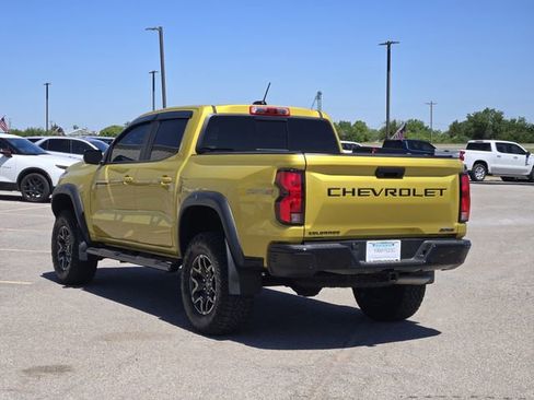 Used 2024 Chevrolet Colorado ZR2 w/ Technology Package AWD/4WD image 5