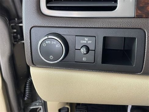 Used 2012 GMC Yukon XL Denali image 15