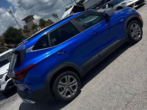 Used 2021 Kia Seltos S AWD/4WD image 5