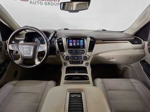 Used 2020 GMC Yukon XL Denali AWD/4WD image 25