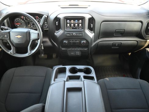 Used 2020 Chevrolet Silverado 1500 Custom w/ Custom Value Package image 3