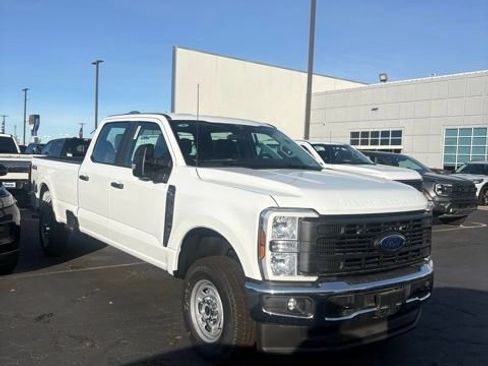 New 2026 Ford F250 XL w/ XL Chrome Package AWD/4WD image 32