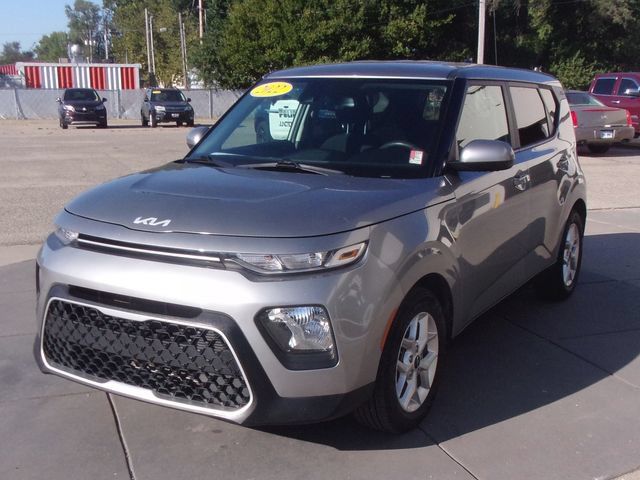 Used 2022 Kia Soul S FWD image 16