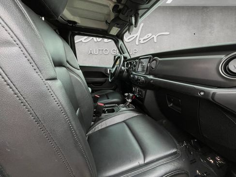 Used 2023 Jeep Gladiator Willys image 24