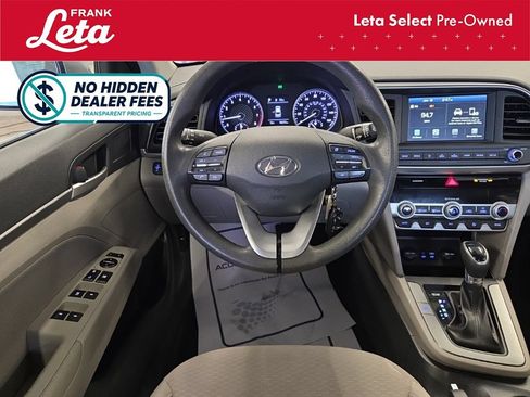 Used 2020 Hyundai Elantra SEL FWD image 17